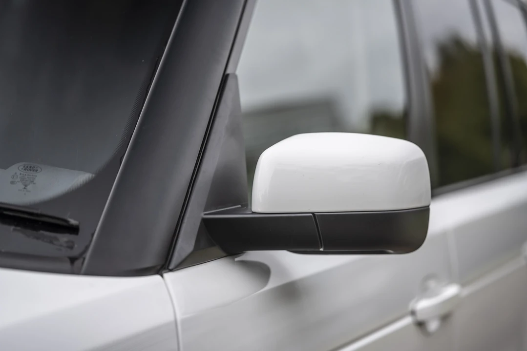 2012 Land Rover Range Rover L322 - Image 19 of 31