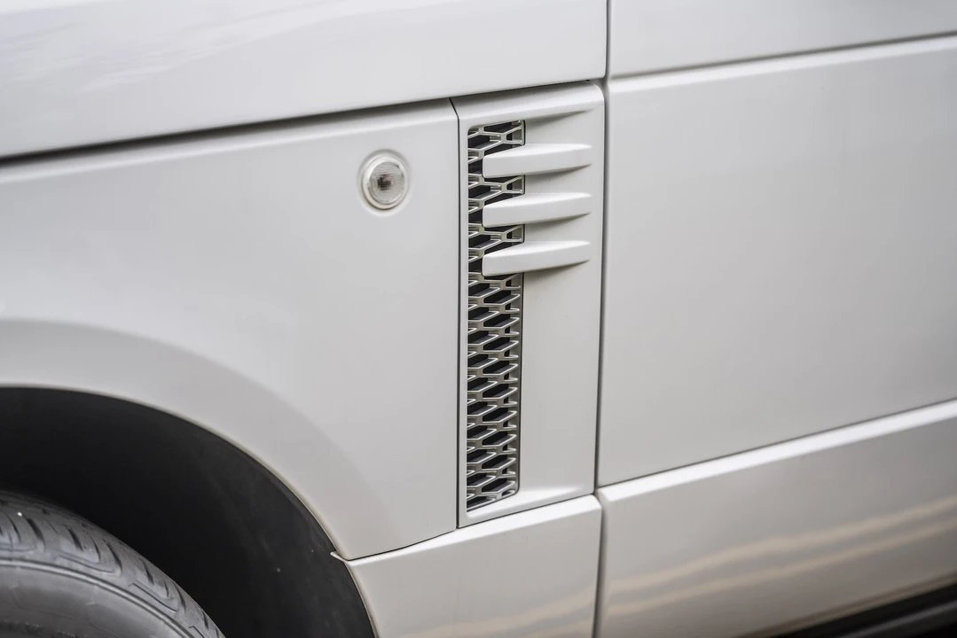 2012 Land Rover Range Rover L322 - Image 20 of 31