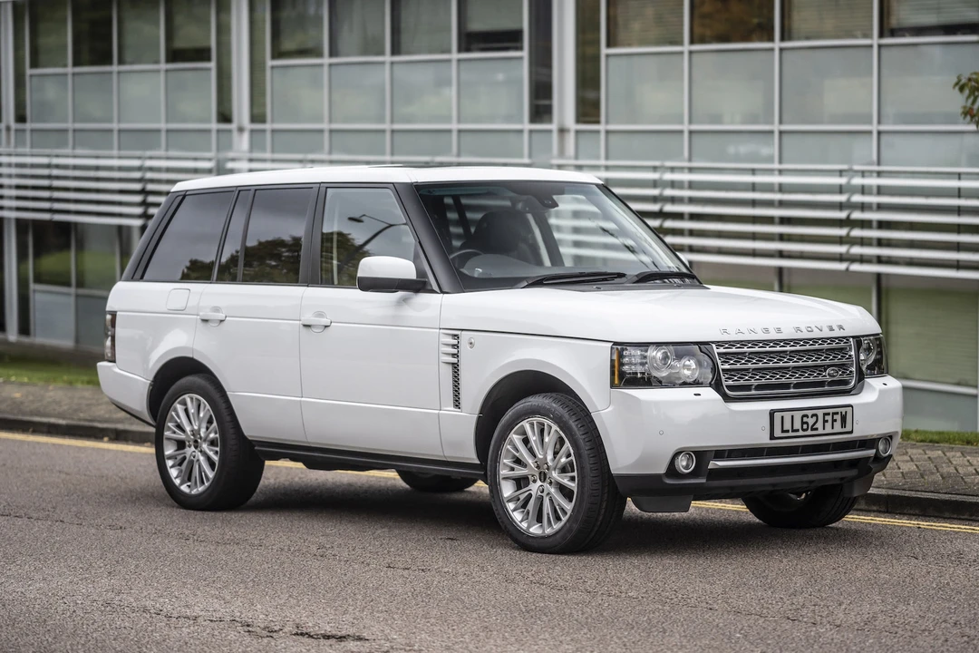 2012 Land Rover Range Rover L322 - Image 2 of 31