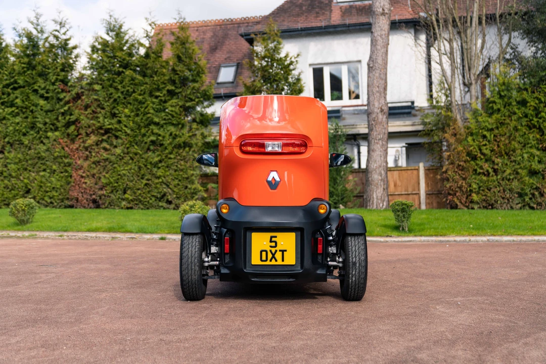 2012 Renault - Image 16 of 31