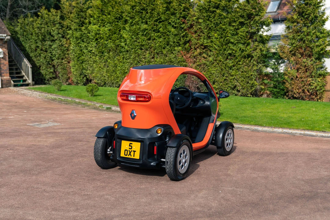2012 Renault - Image 17 of 31