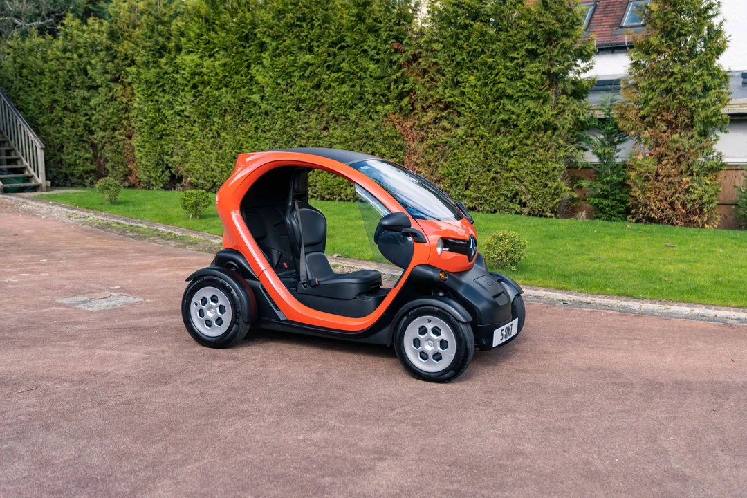 2012 Renault - Image 19 of 31