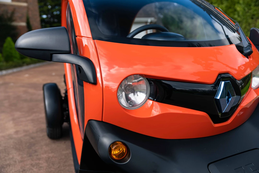 2012 Renault - Image 27 of 31