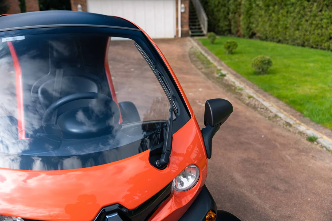 2012 Renault - Image 29 of 31