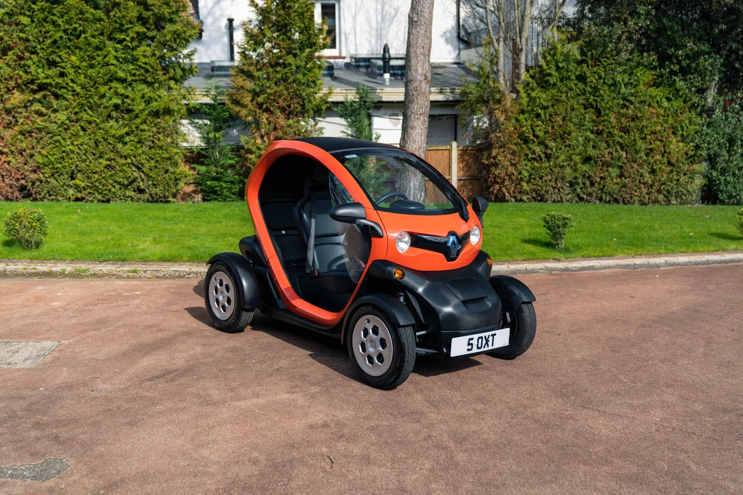 2012 Renault - Image 10 of 31