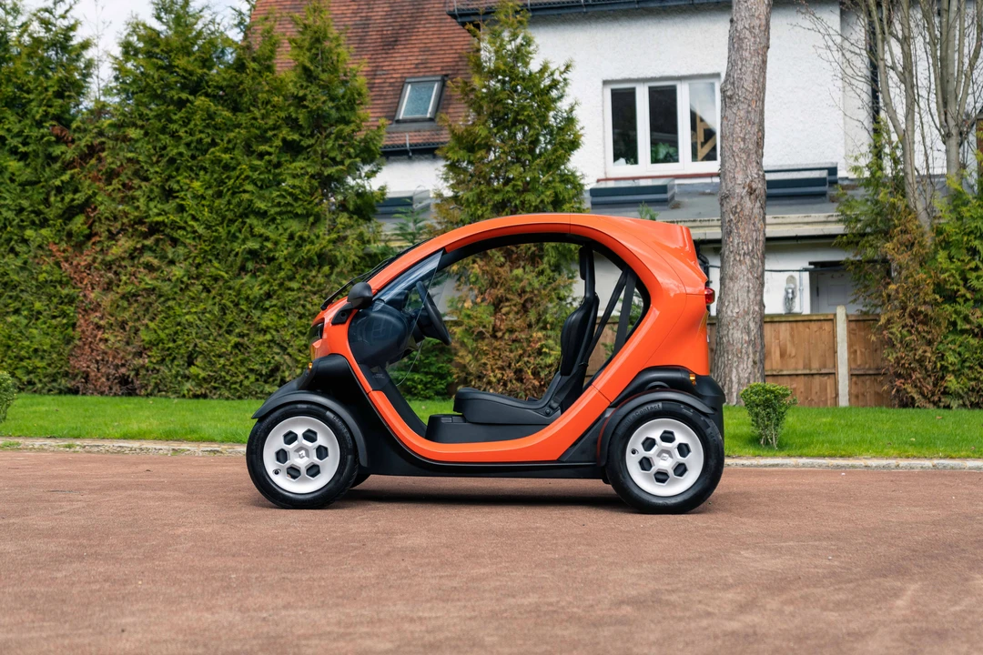 2012 Renault - Image 14 of 31