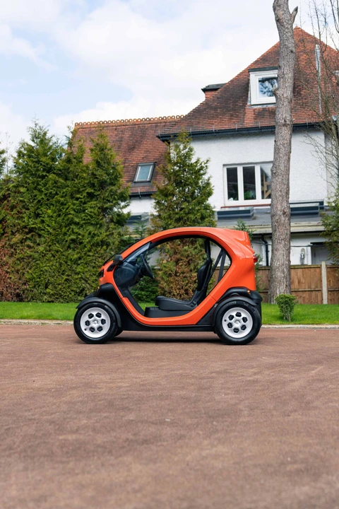 2012 Renault - Image 24 of 31