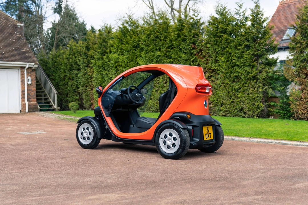 2012 Renault - Image 15 of 31