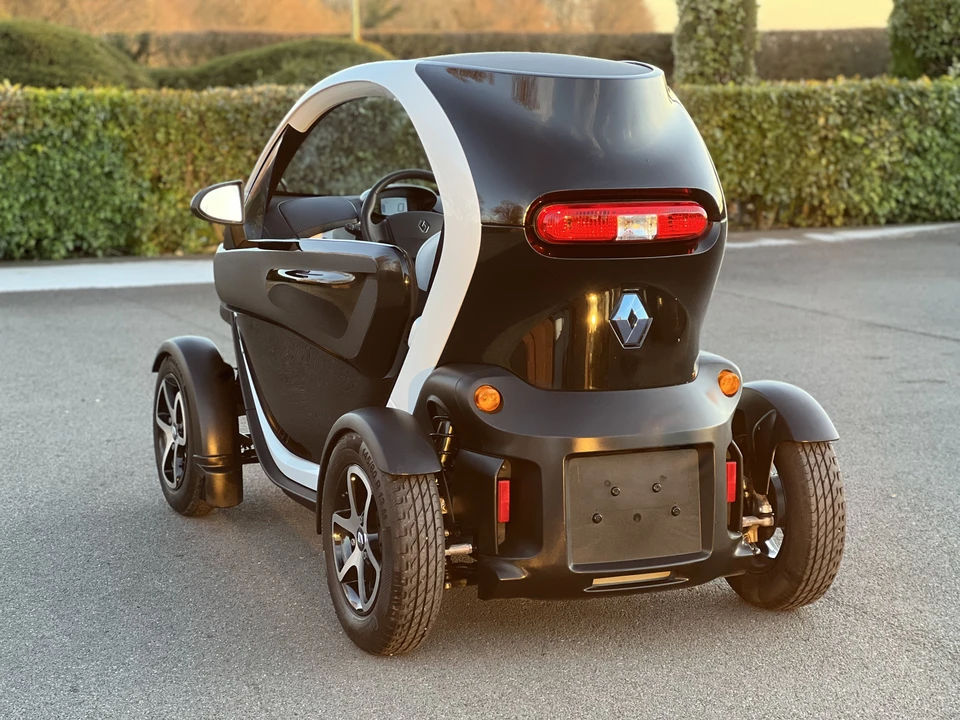 2012 Renault - Image 6 of 31