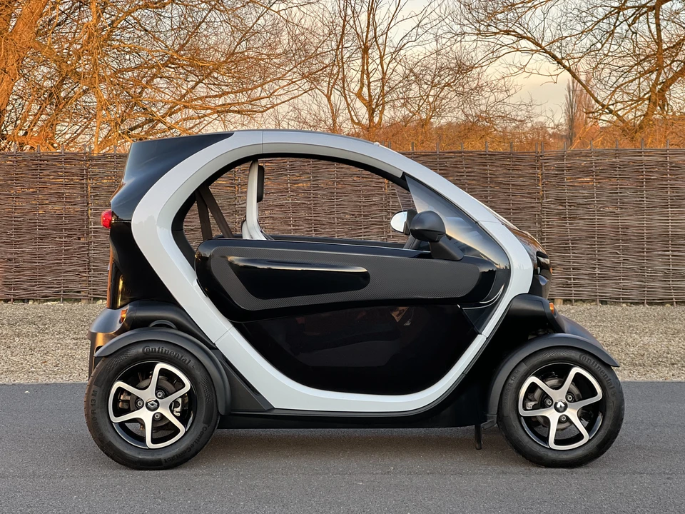 2012 Renault - Image 8 of 31