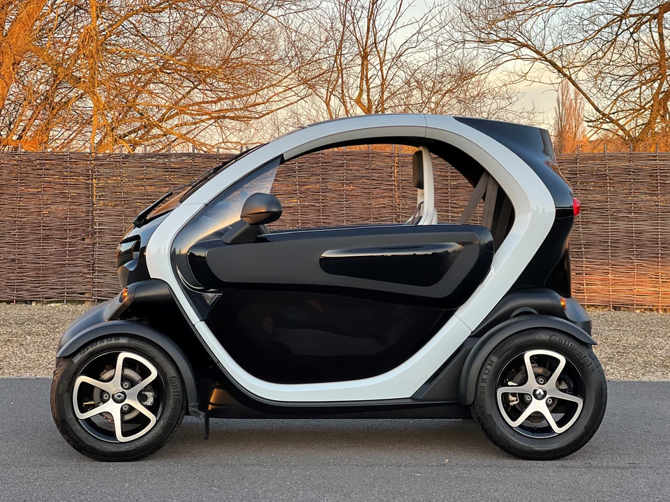 2012 Renault - Image 5 of 31