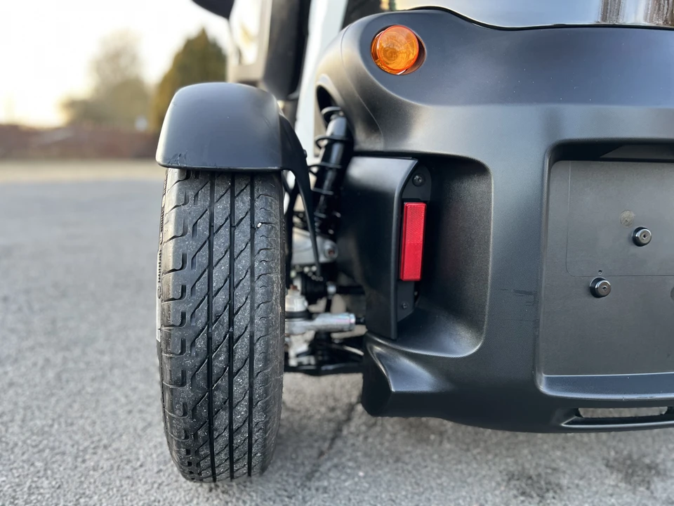 2012 Renault - Image 28 of 31