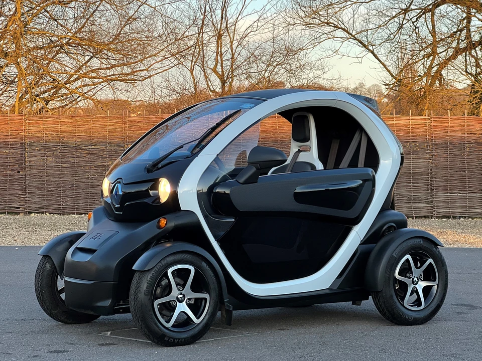 2012 Renault - Image 4 of 31