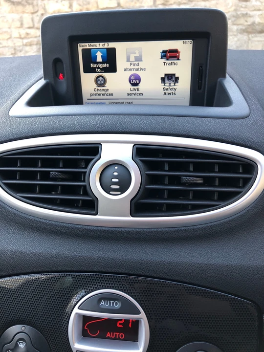 2012 Renault Clio 3rd Gen - Image 7 of 31