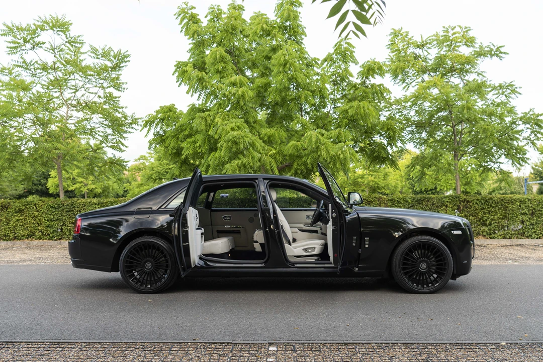 2012 Rolls-Royce Ghost 1st Gen - Image 17 of 31
