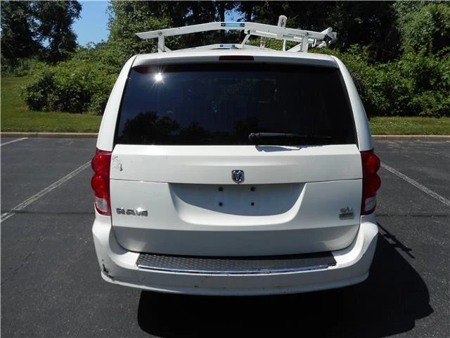 2012 Dodge Caravan - Image 5 of 12