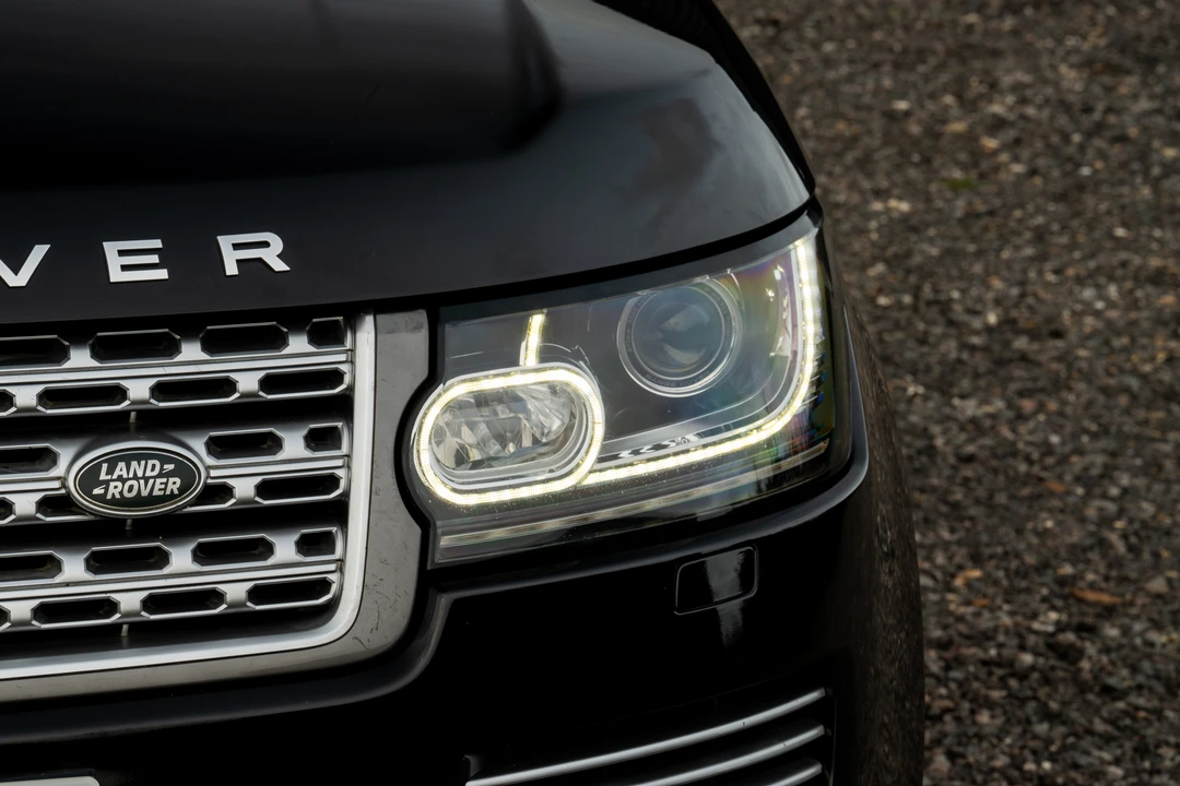 2012 Land Rover Range Rover L322 - Image 17 of 31