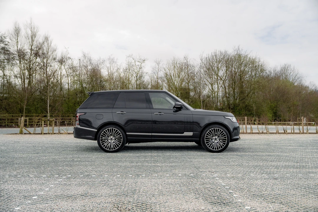 2012 Land Rover Range Rover L322 - Image 12 of 31