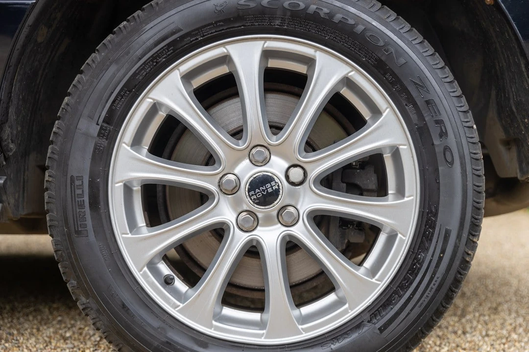 2012 Land Rover Range Rover L322 - Image 24 of 30