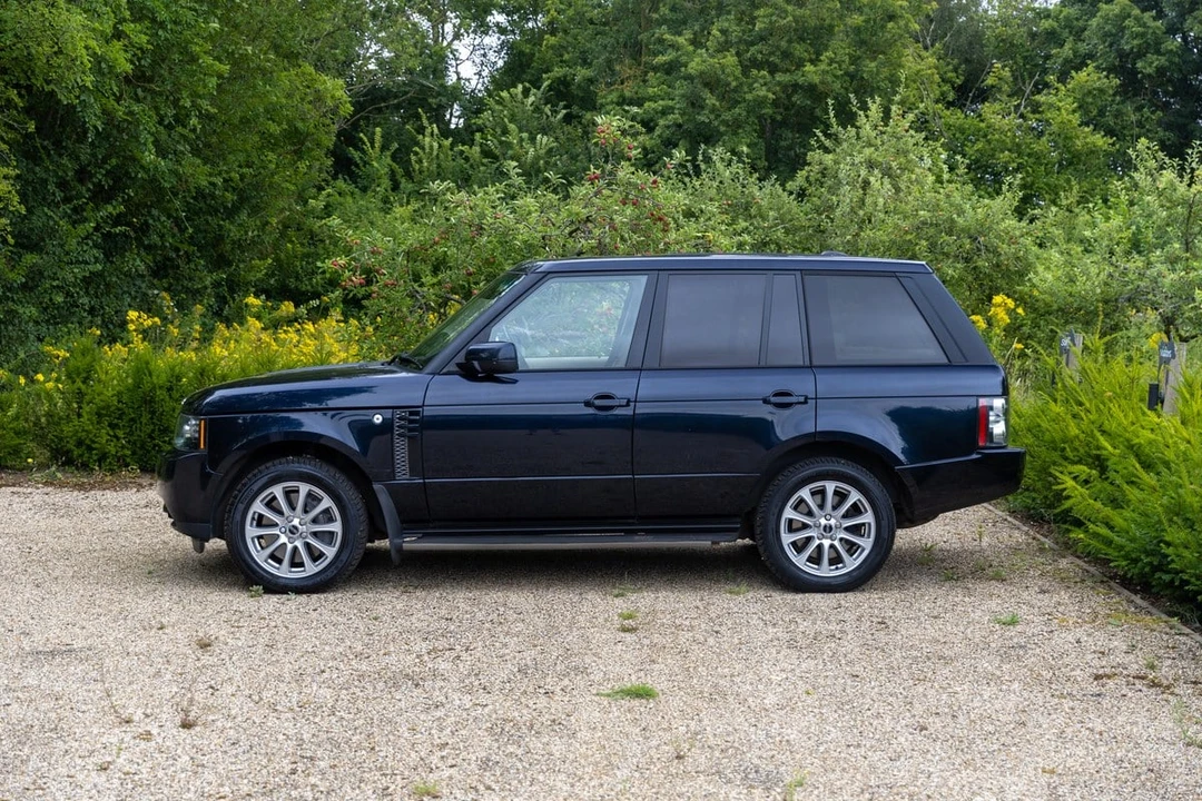 2012 Land Rover Range Rover L322 - Image 17 of 30