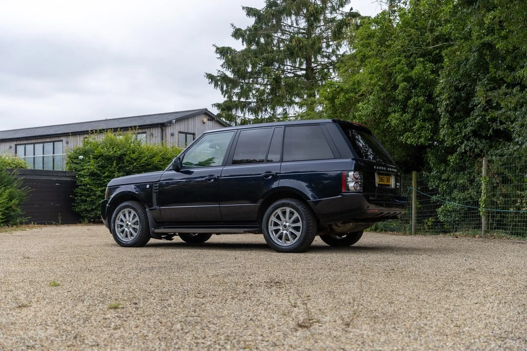 2012 Land Rover Range Rover L322 - Image 13 of 30