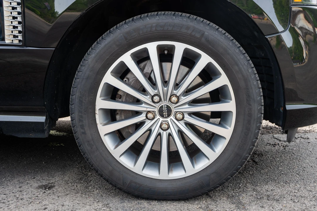 2012 Land Rover Range Rover L322 - Image 29 of 31