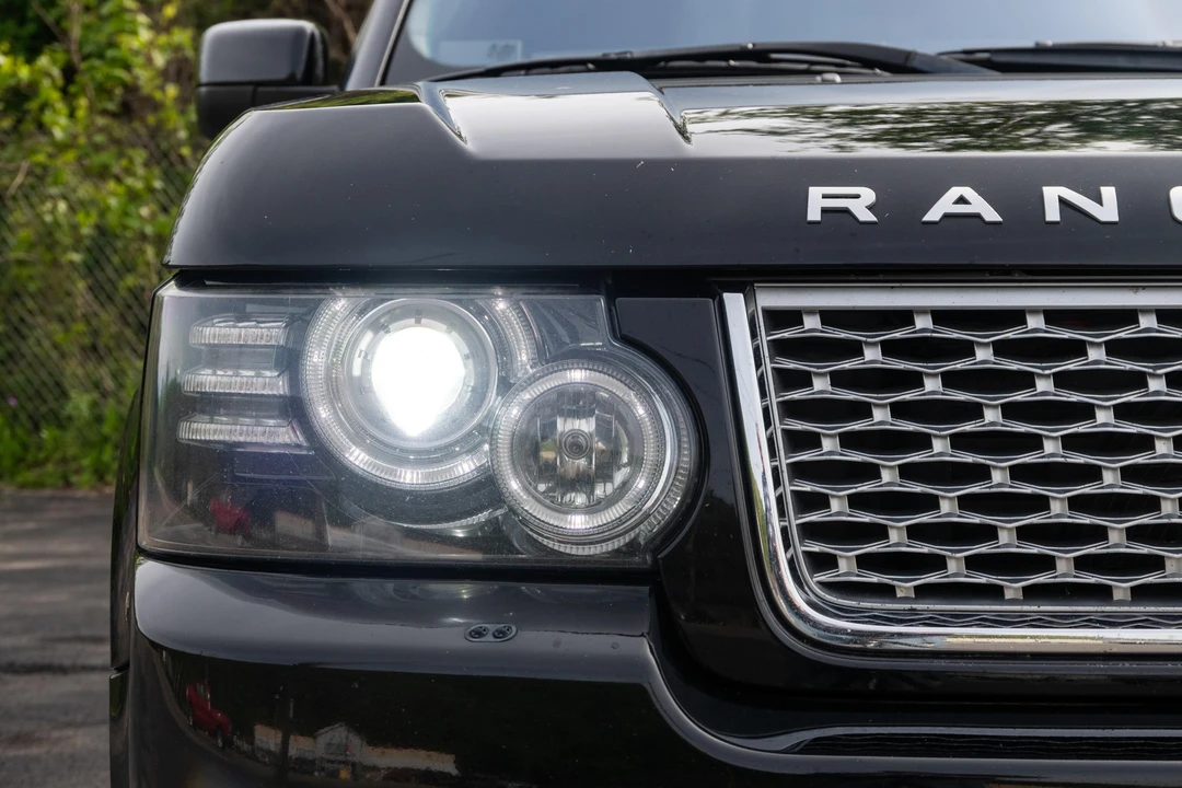 2012 Land Rover Range Rover L322 - Image 11 of 31