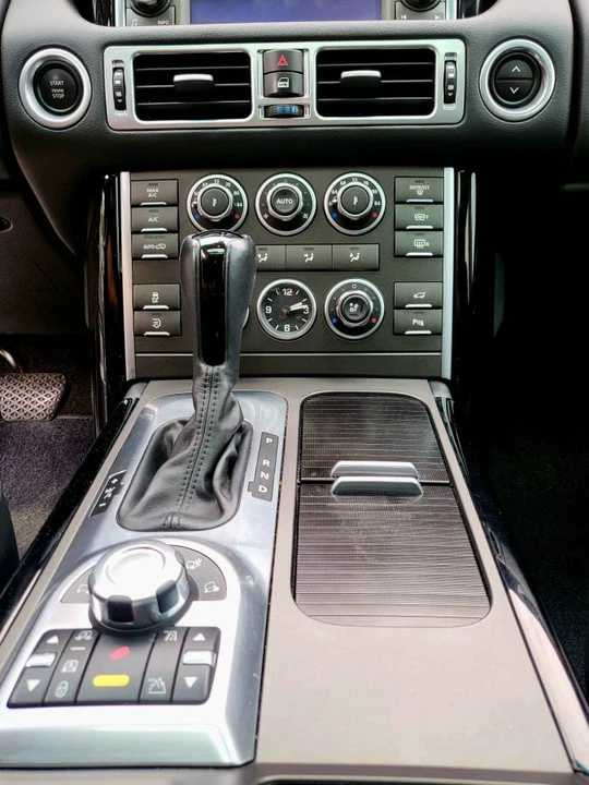 2012 Land Rover Range Rover L322 - Image 23 of 24