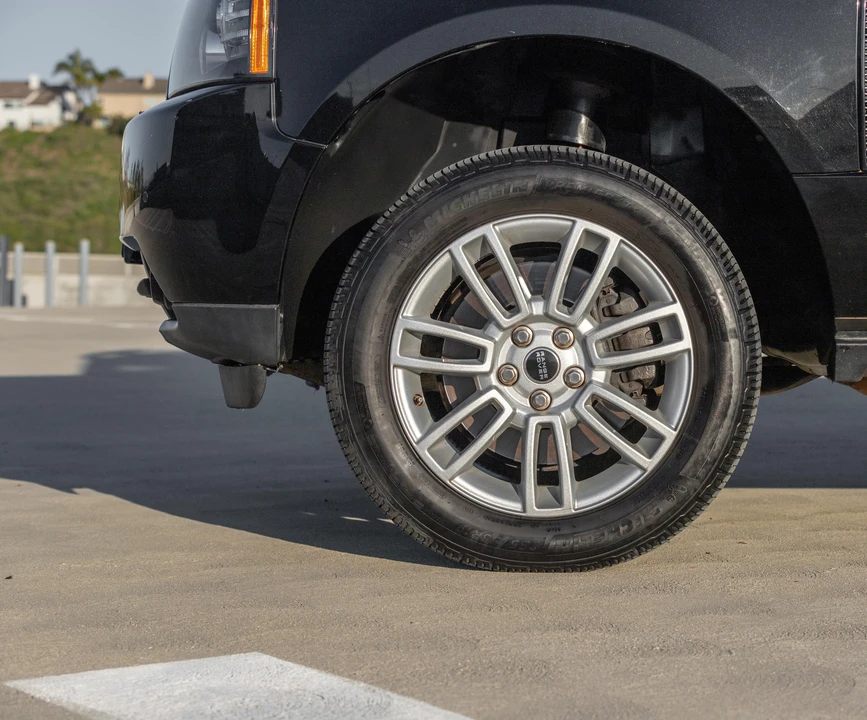 2012 Land Rover Range Rover L322 - Image 29 of 31