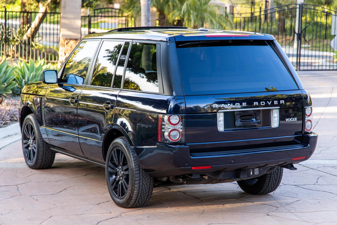 2012 Land Rover Range Rover L322 - Image 10 of 31