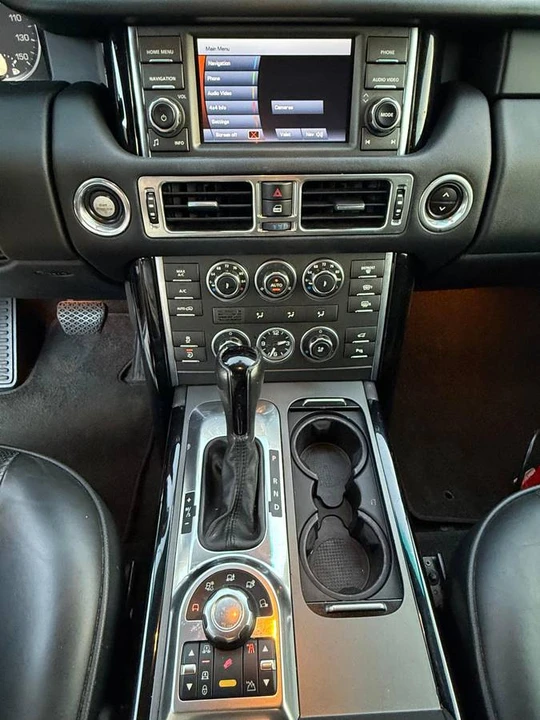 2012 Land Rover Range Rover L322 - Image 9 of 20