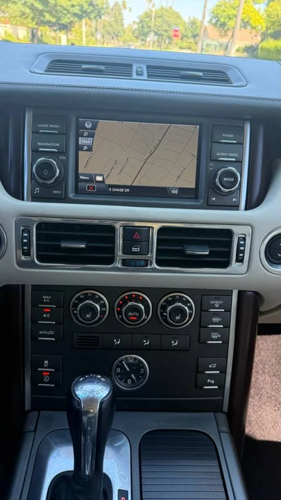 2012 Land Rover Range Rover L322 - Image 10 of 14