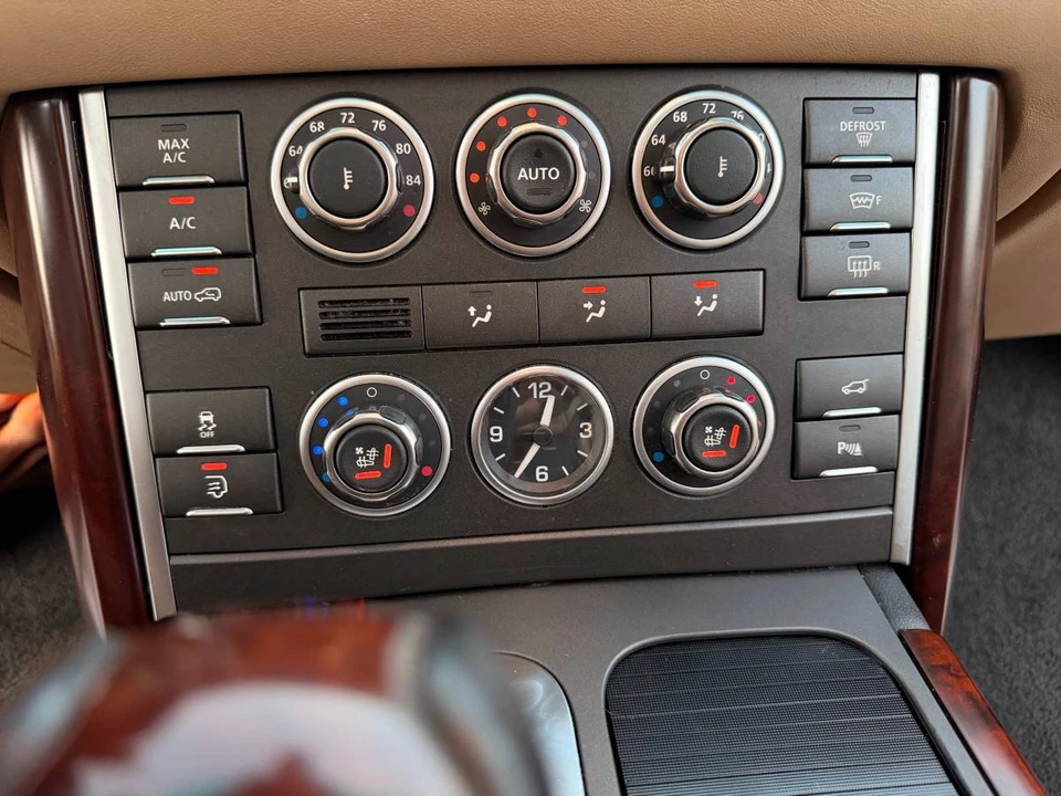 2012 Land Rover Range Rover L322 - Image 17 of 21