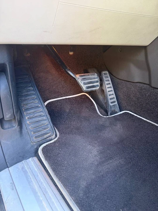 2012 Land Rover Range Rover L322 - Image 17 of 18