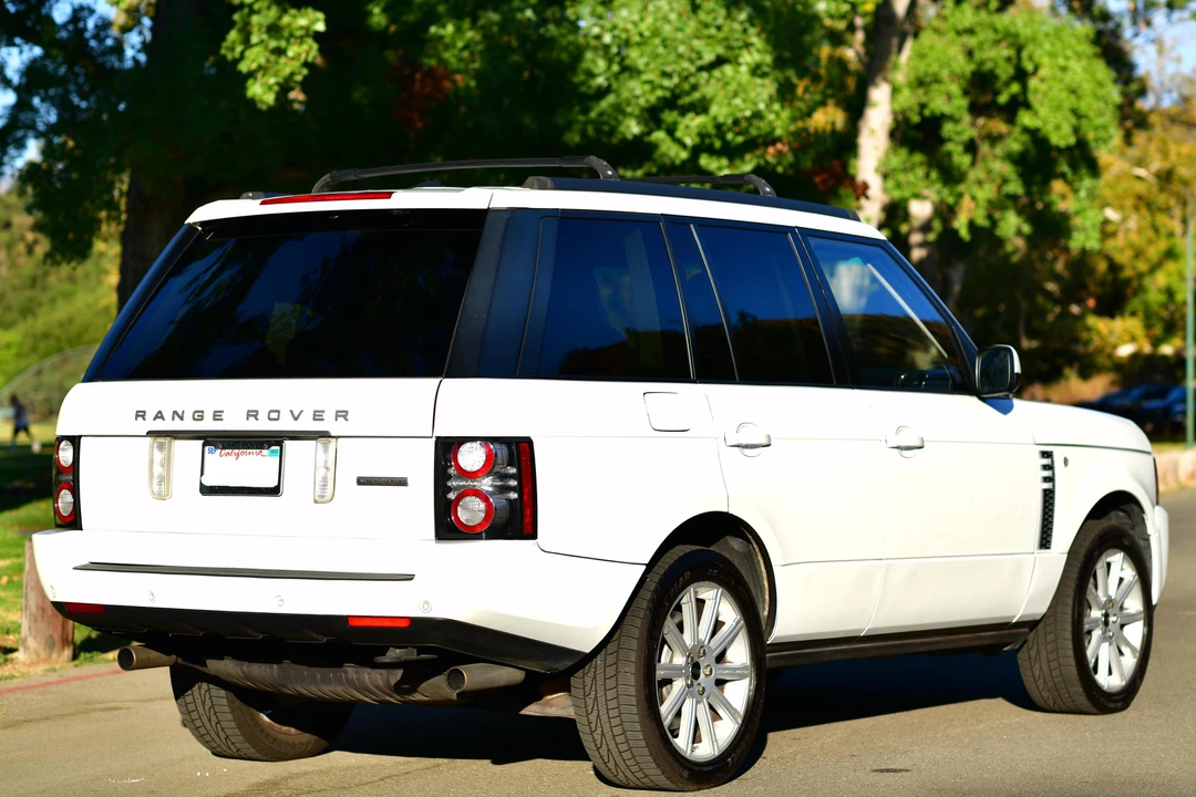 2012 Land Rover Range Rover L322 - Image 8 of 18