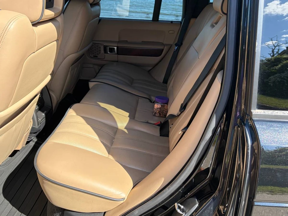 2012 Land Rover Range Rover L322 - Image 7 of 14