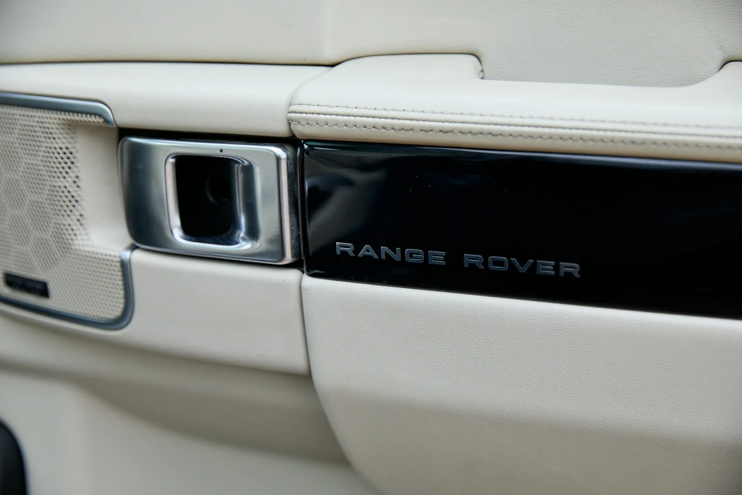 2012 Land Rover Range Rover L322 - Image 19 of 21