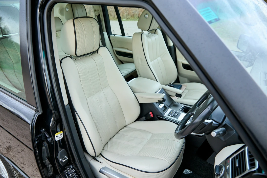 2012 Land Rover Range Rover L322 - Image 5 of 21