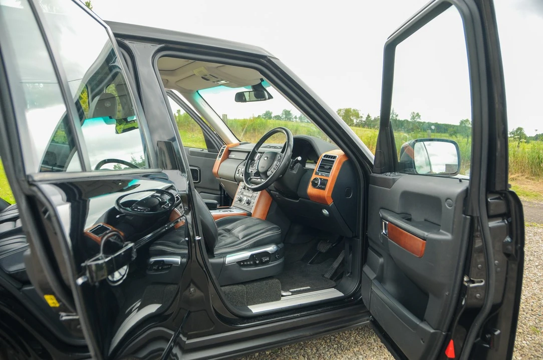 2012 Land Rover Range Rover L322 - Image 28 of 30