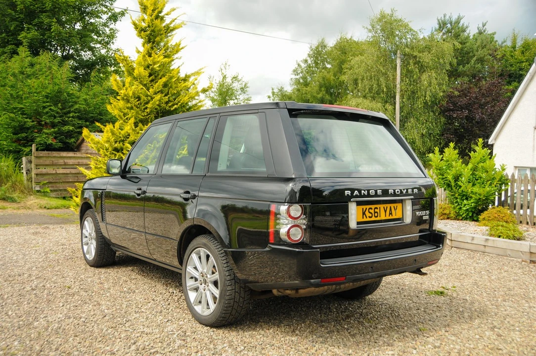 2012 Land Rover Range Rover L322 - Image 11 of 30