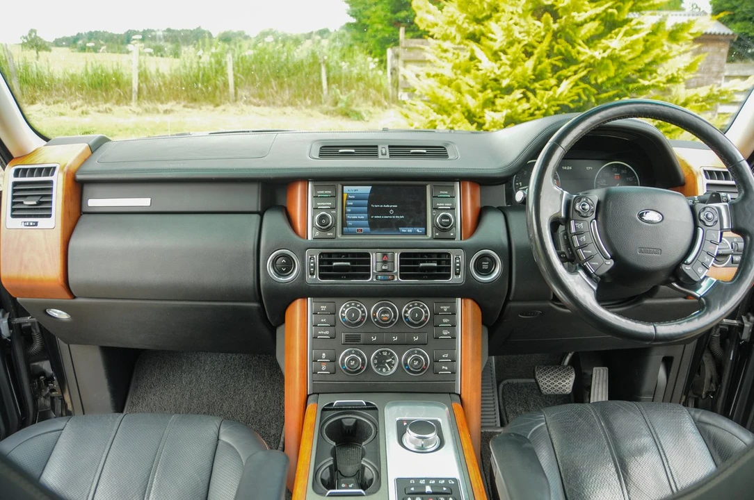 2012 Land Rover Range Rover L322 - Image 22 of 30