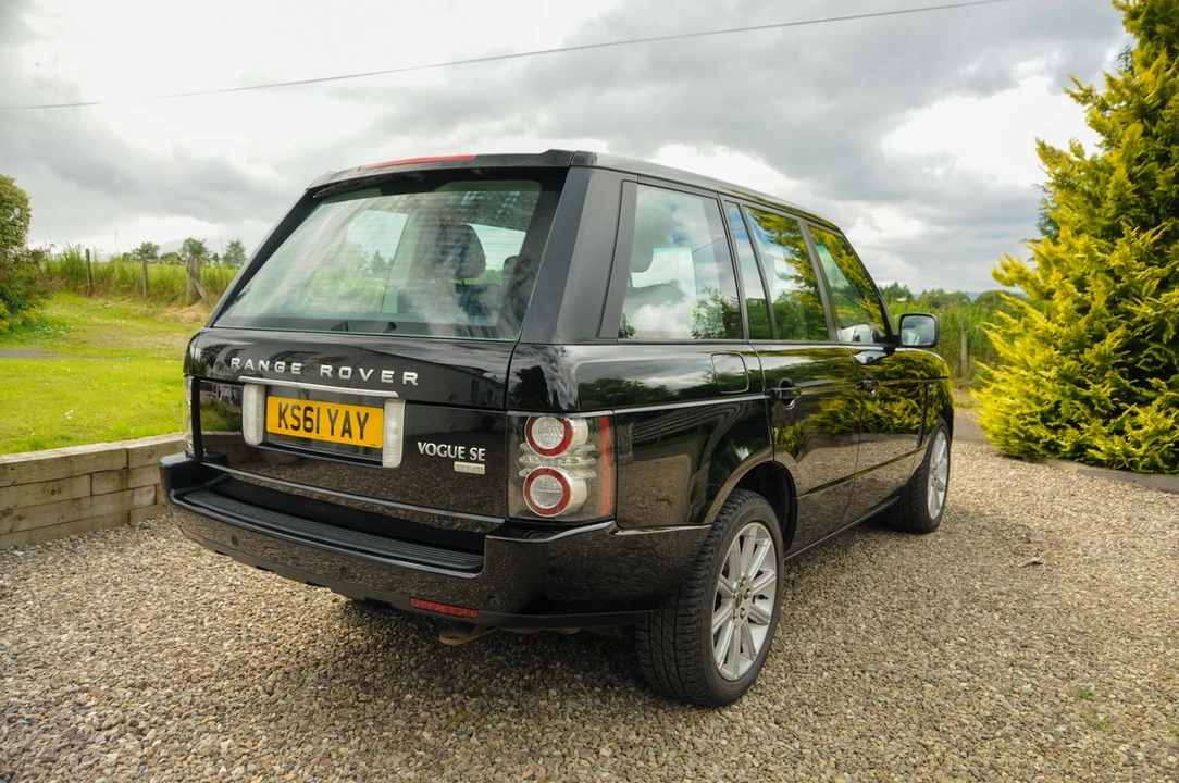 2012 Land Rover Range Rover L322 - Image 10 of 30