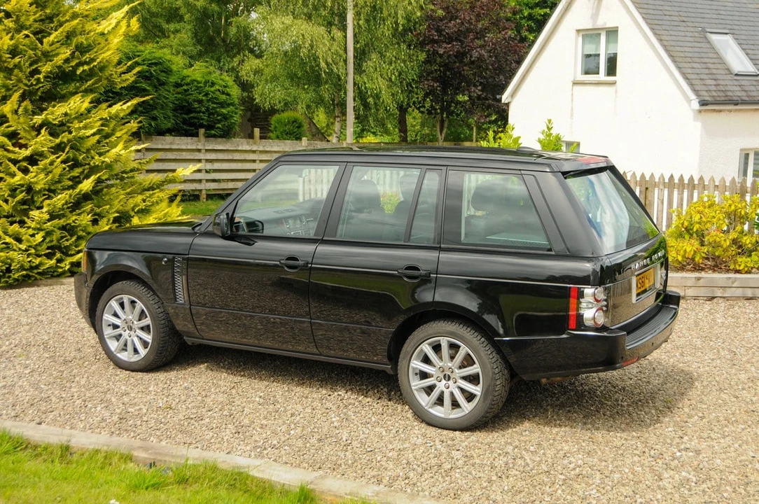 2012 Land Rover Range Rover L322 - Image 12 of 30