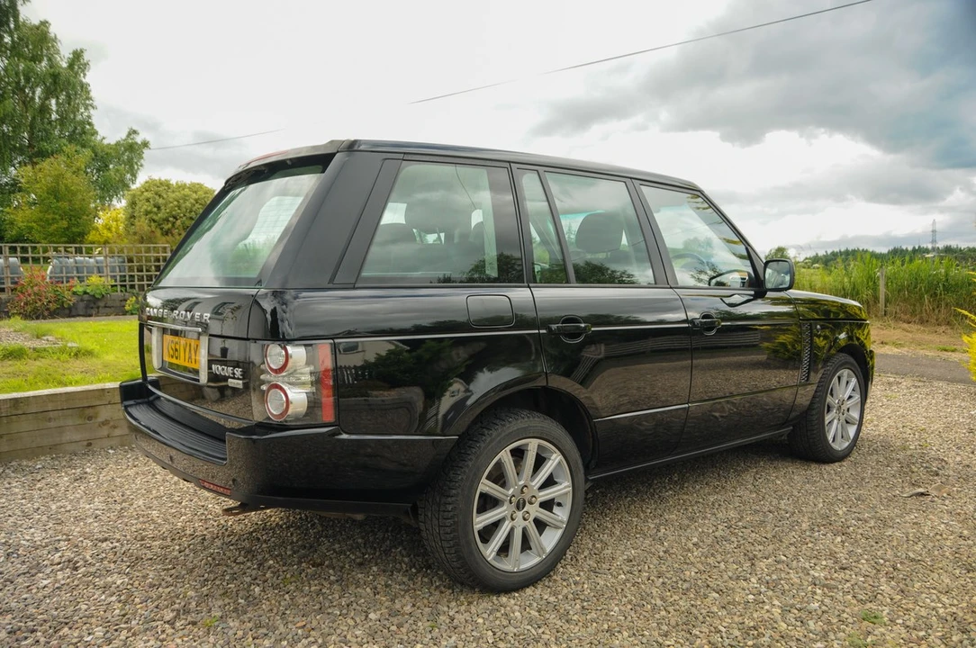 2012 Land Rover Range Rover L322 - Image 15 of 30