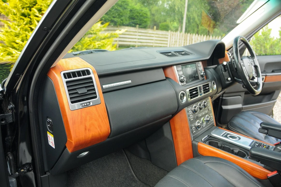 2012 Land Rover Range Rover L322 - Image 21 of 30