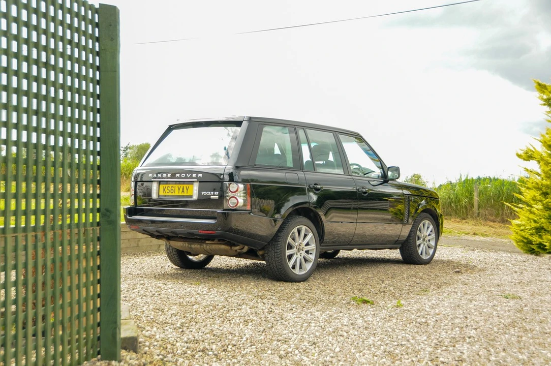 2012 Land Rover Range Rover L322 - Image 14 of 30