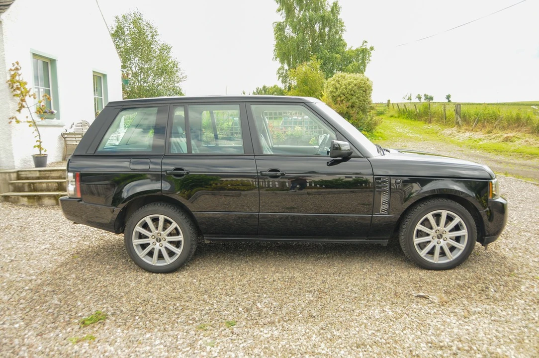 2012 Land Rover Range Rover L322 - Image 8 of 30