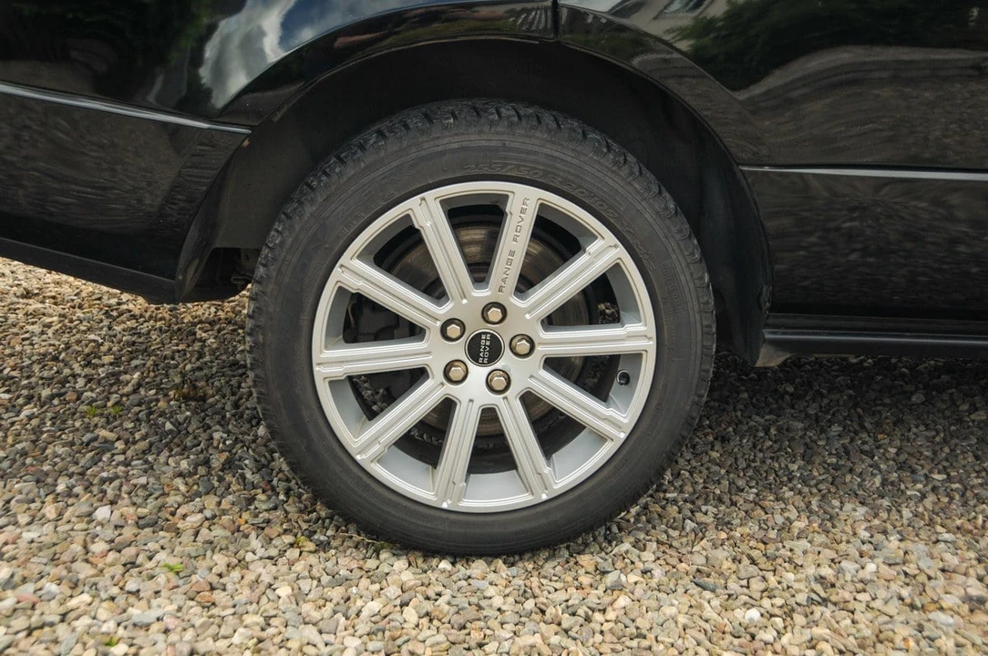 2012 Land Rover Range Rover L322 - Image 18 of 30