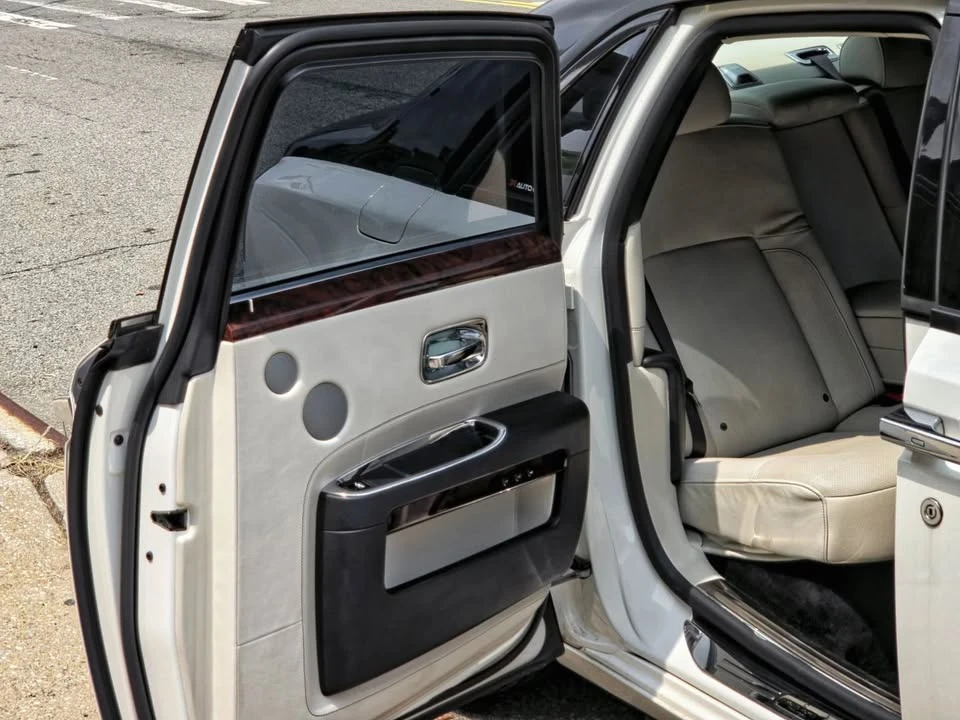 2012 Rolls-Royce Ghost 1st Gen - Image 15 of 16
