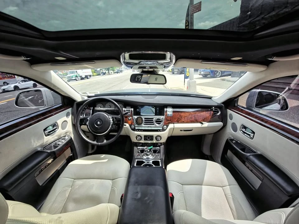 2012 Rolls-Royce Ghost 1st Gen - Image 7 of 16
